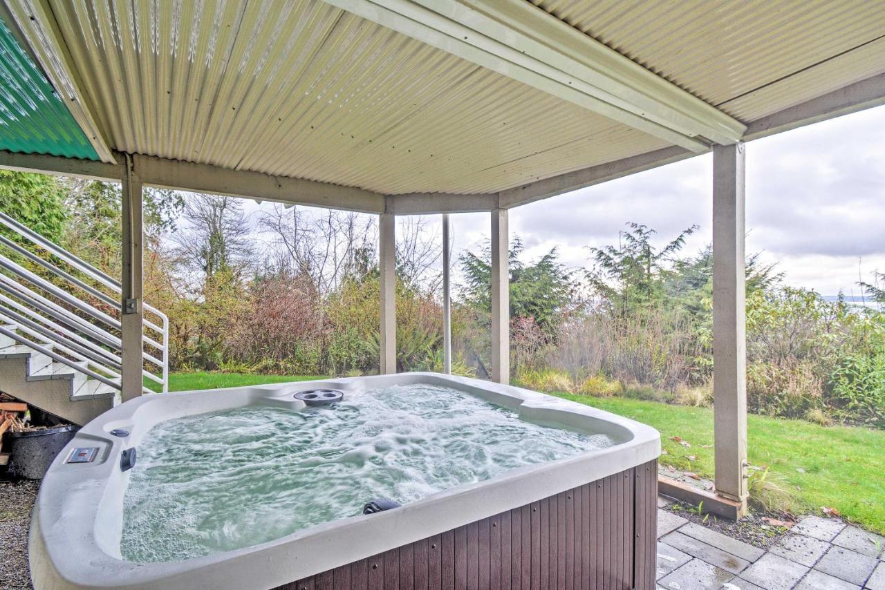 Unique Port Ludlow Home With 3 Decks And Hot Tub! Exterior photo