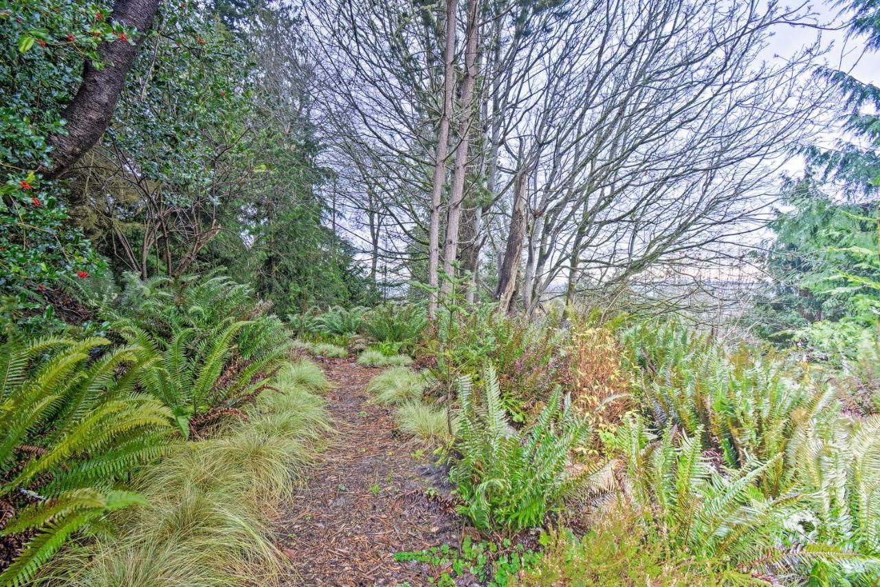 Unique Port Ludlow Home With 3 Decks And Hot Tub! Exterior photo